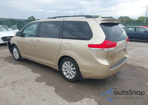 2011 Toyota Sienna Limited V6 z USA, uszkodzony, nr VIN 5TDYK3DC1BS115239